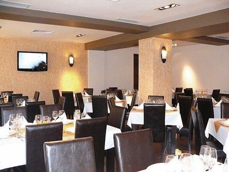 Hotel Davos Дева Ресторан фото